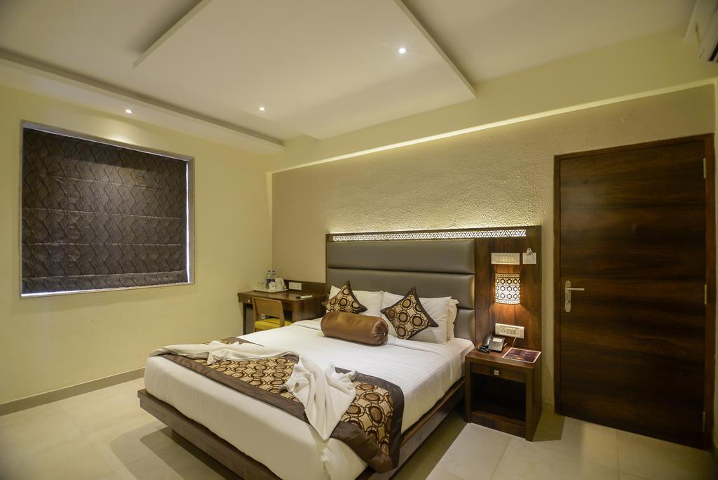 Sunkissed Plaza Hotel กาลังกูติ ภายนอก รูปภาพ