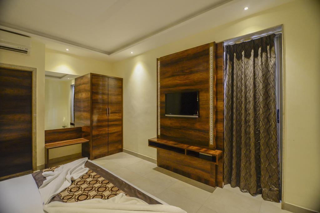 Sunkissed Plaza Hotel กาลังกูติ ภายนอก รูปภาพ