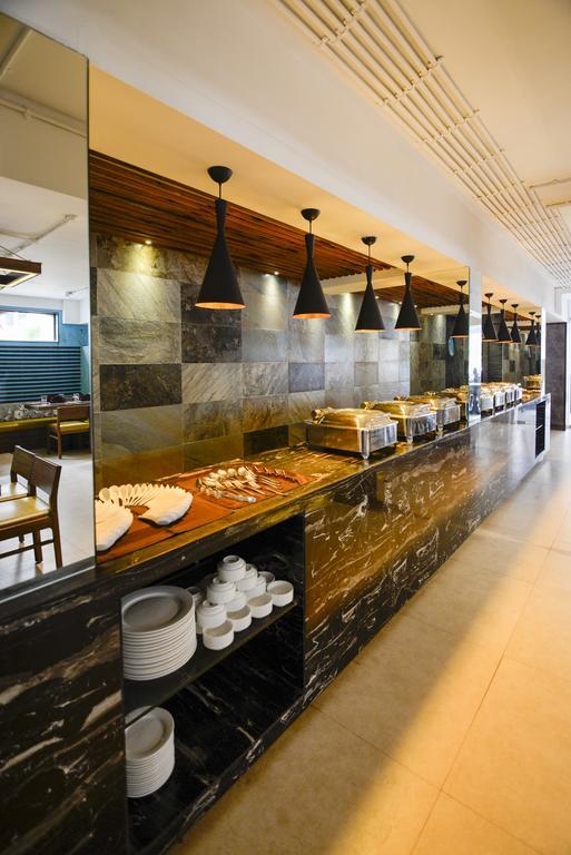 Sunkissed Plaza Hotel กาลังกูติ ภายนอก รูปภาพ