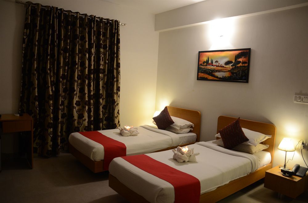 Sunkissed Plaza Hotel กาลังกูติ ภายนอก รูปภาพ