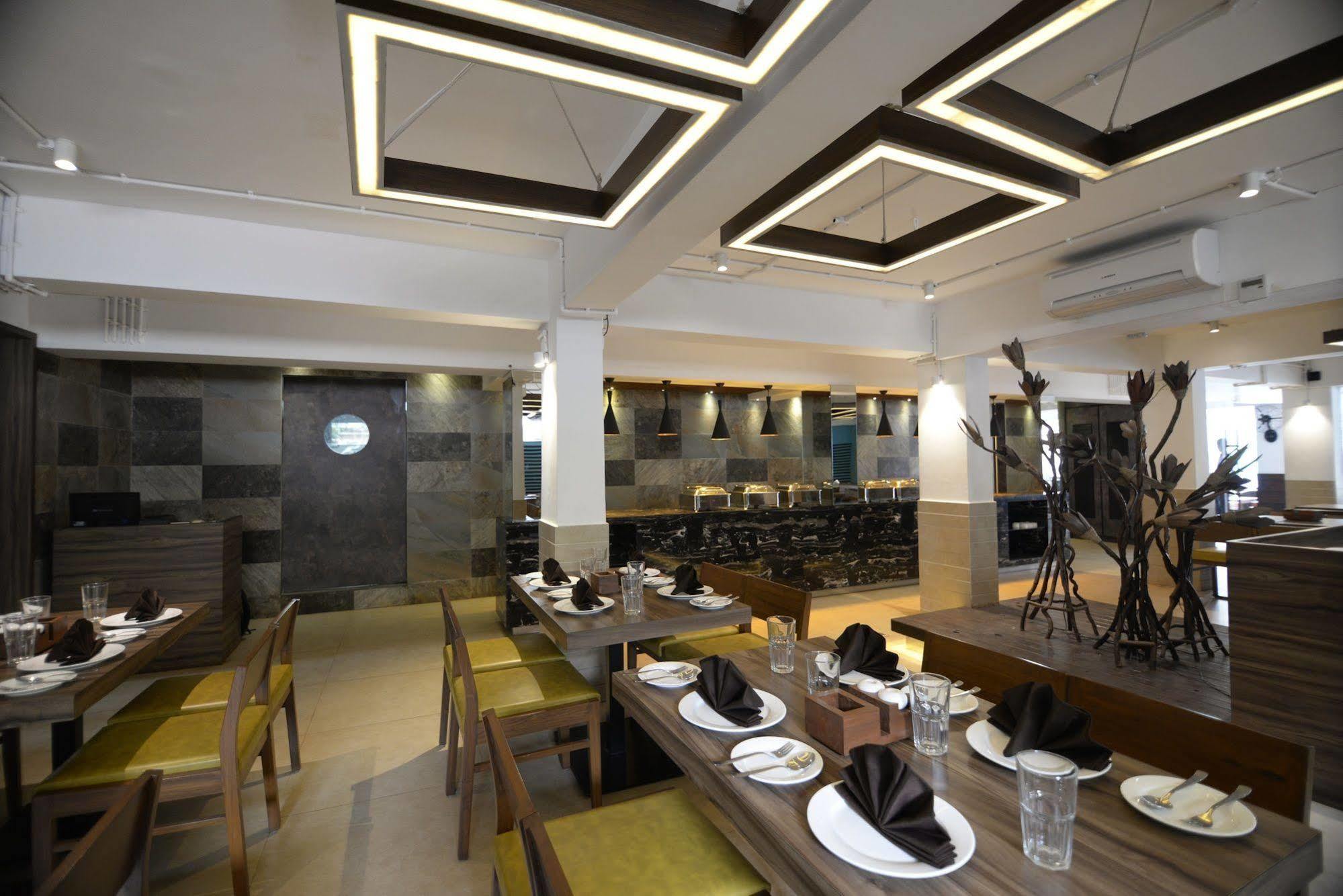 Sunkissed Plaza Hotel กาลังกูติ ภายนอก รูปภาพ